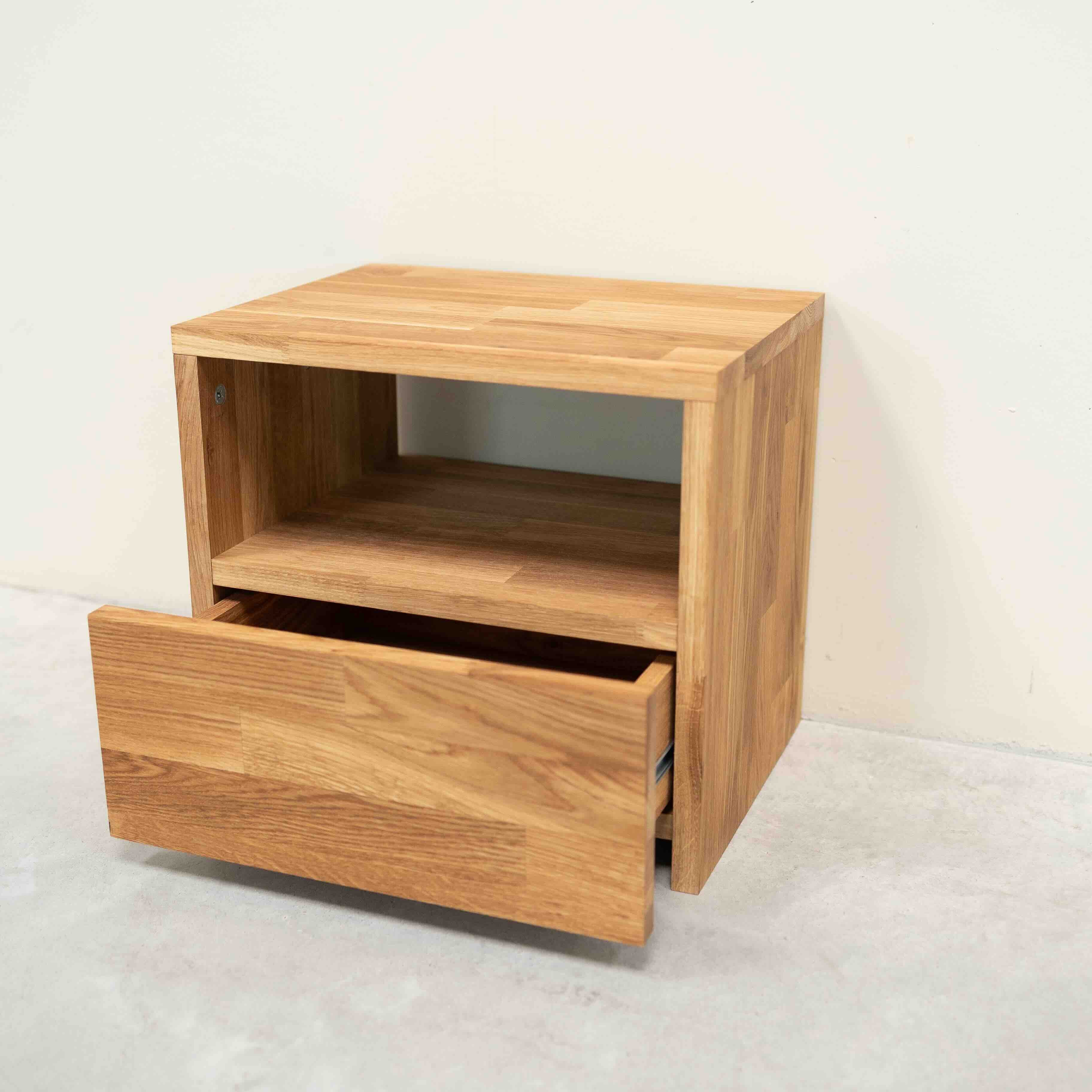 Table de chevet en bois massif de chêne Danemark 1